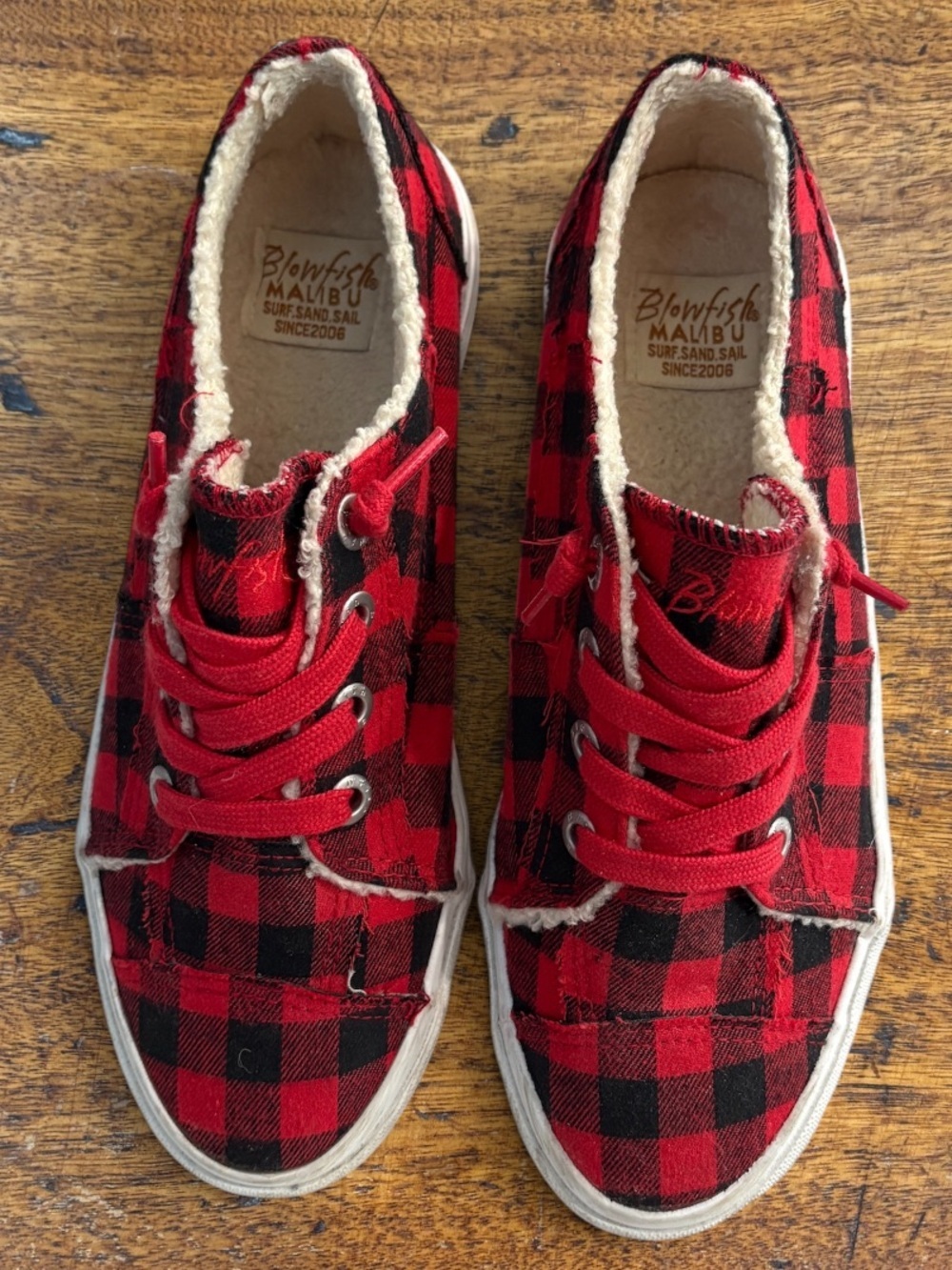 Blowfish Malibu Red Black Plaid Slip On Sneakers Sherpa Lined Womens 8.5
